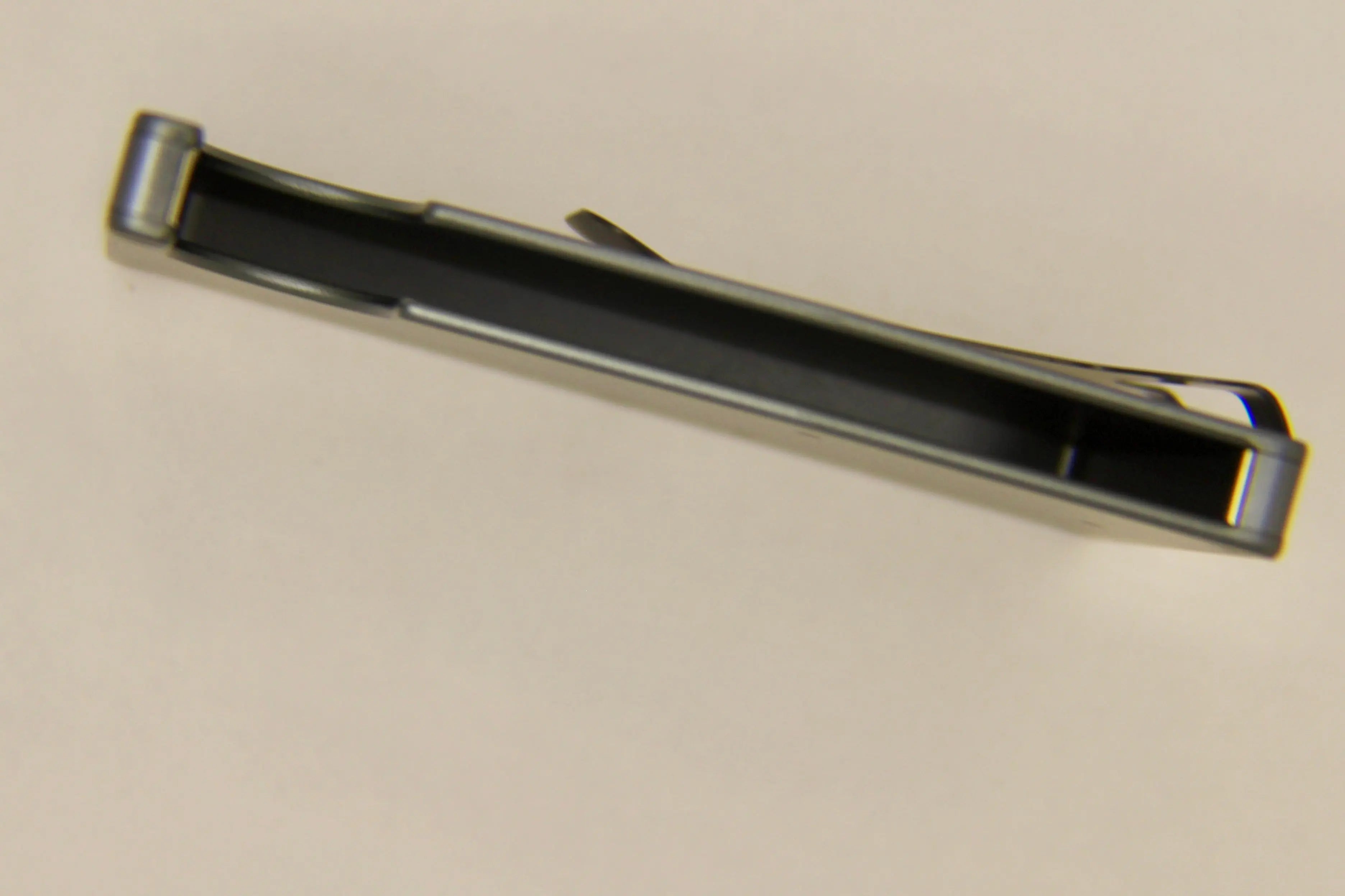 Card Holder Aluminum Case Metal with GPS Holder Trust Media 365 airtag-holder