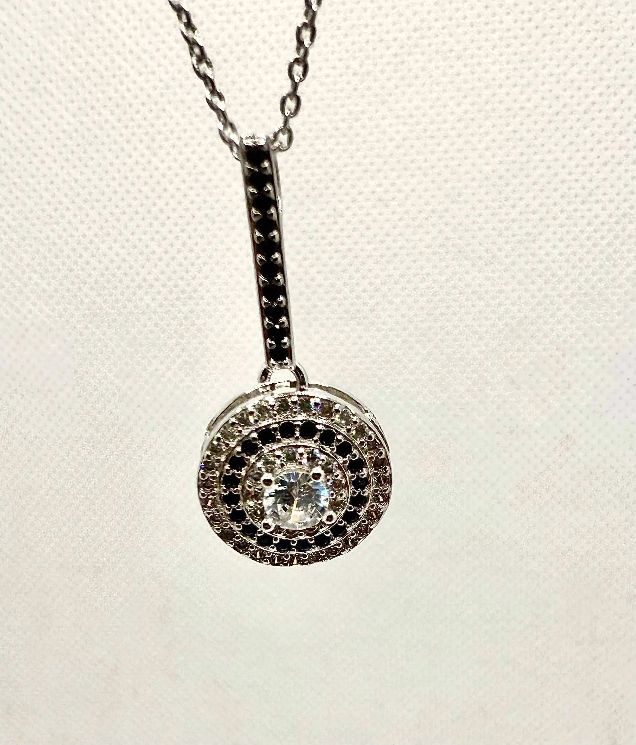 Elegant Slide Necklace – Timeless Round Black Pendant Jewelry Generic