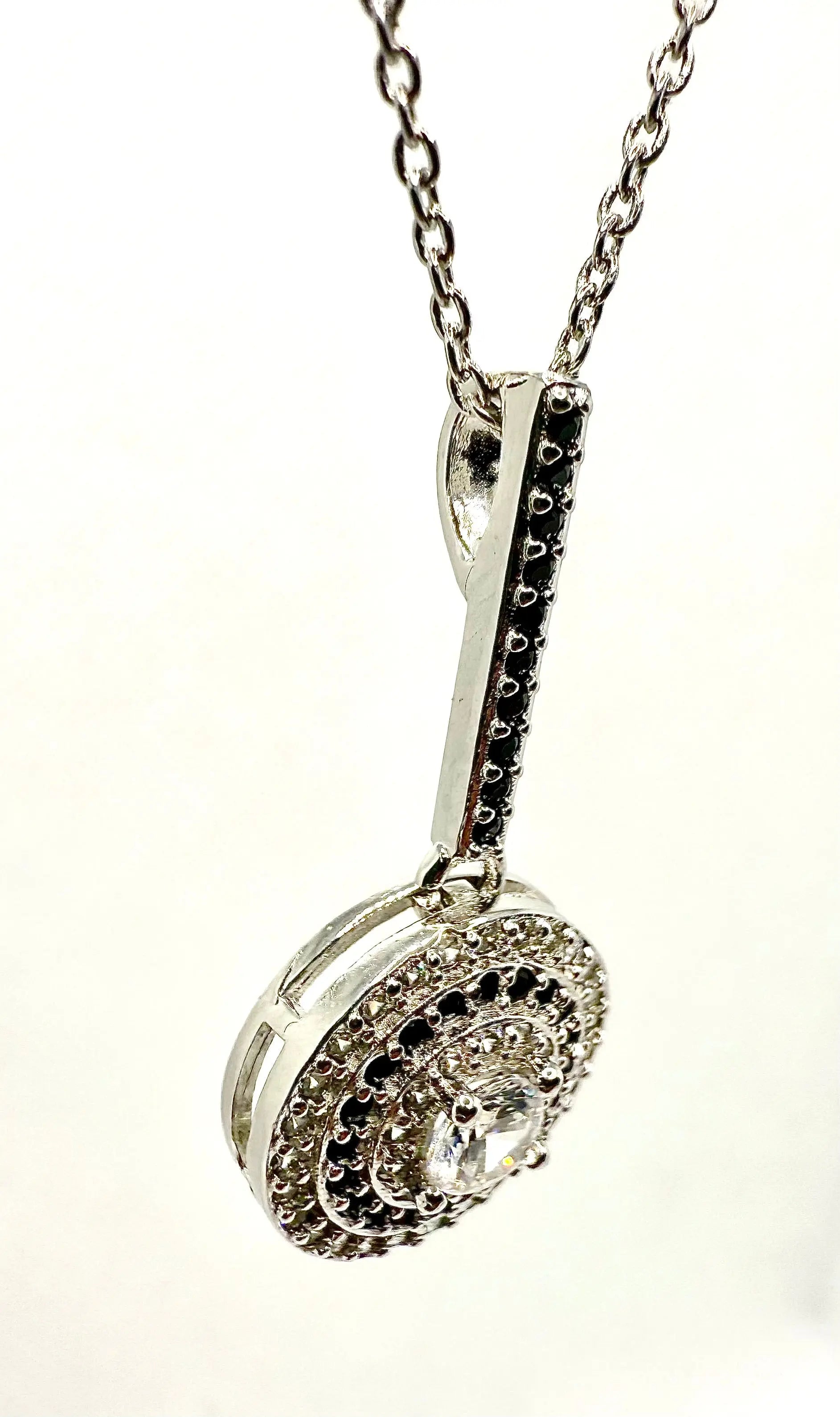 Elegant Slide Necklace – Timeless Round Black Pendant Jewelry Generic