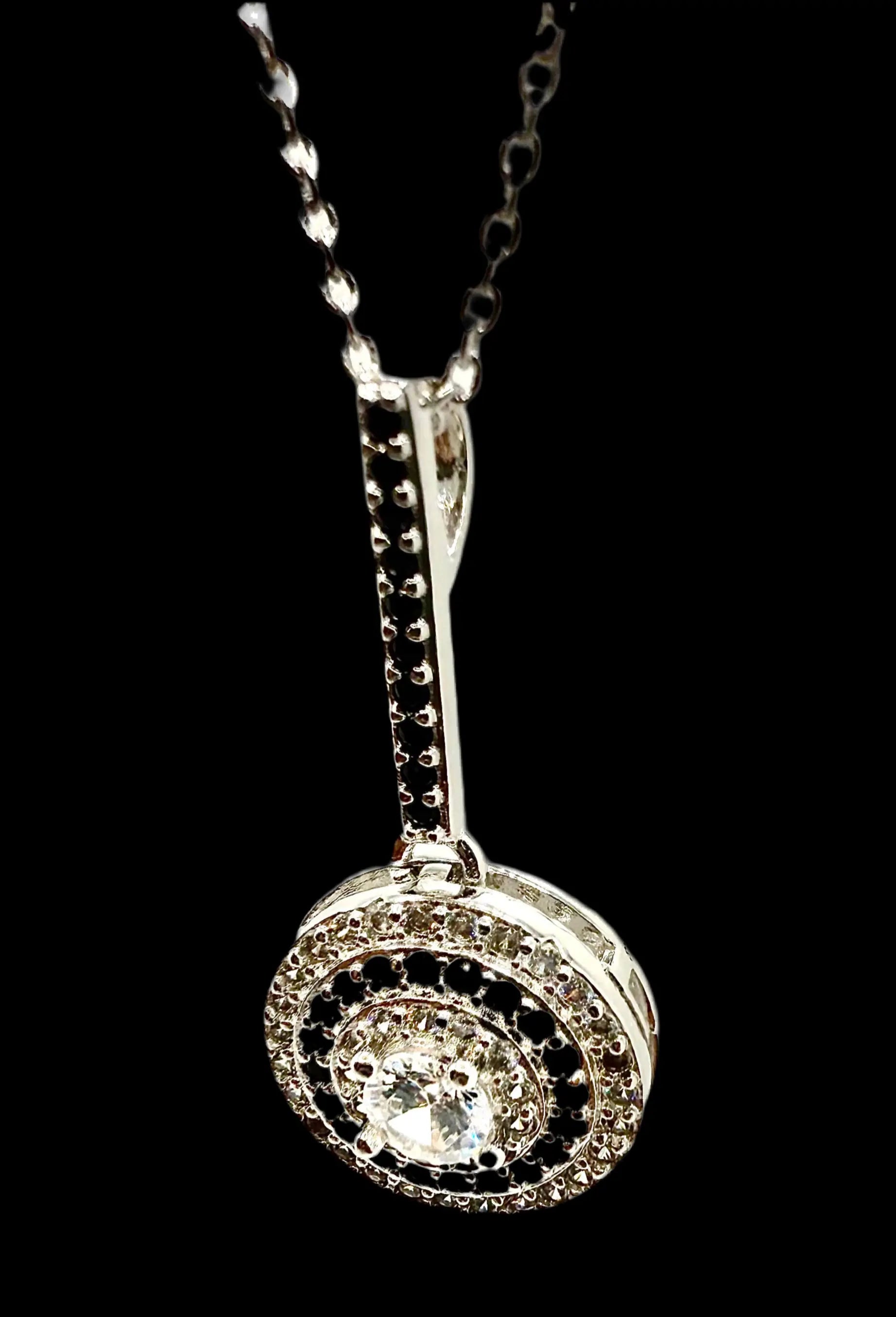 Elegant Slide Necklace – Timeless Round Black Pendant Jewelry Generic