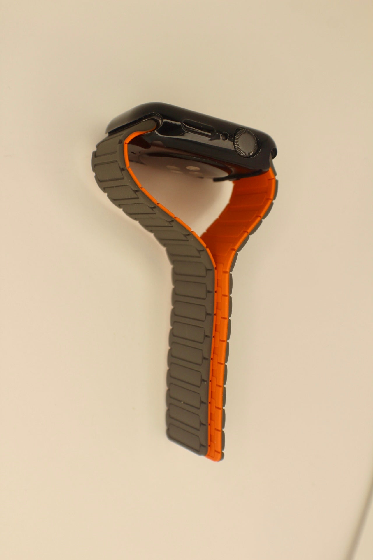 Elevate Your Style with Magnetic Loop Apple Watch Bands