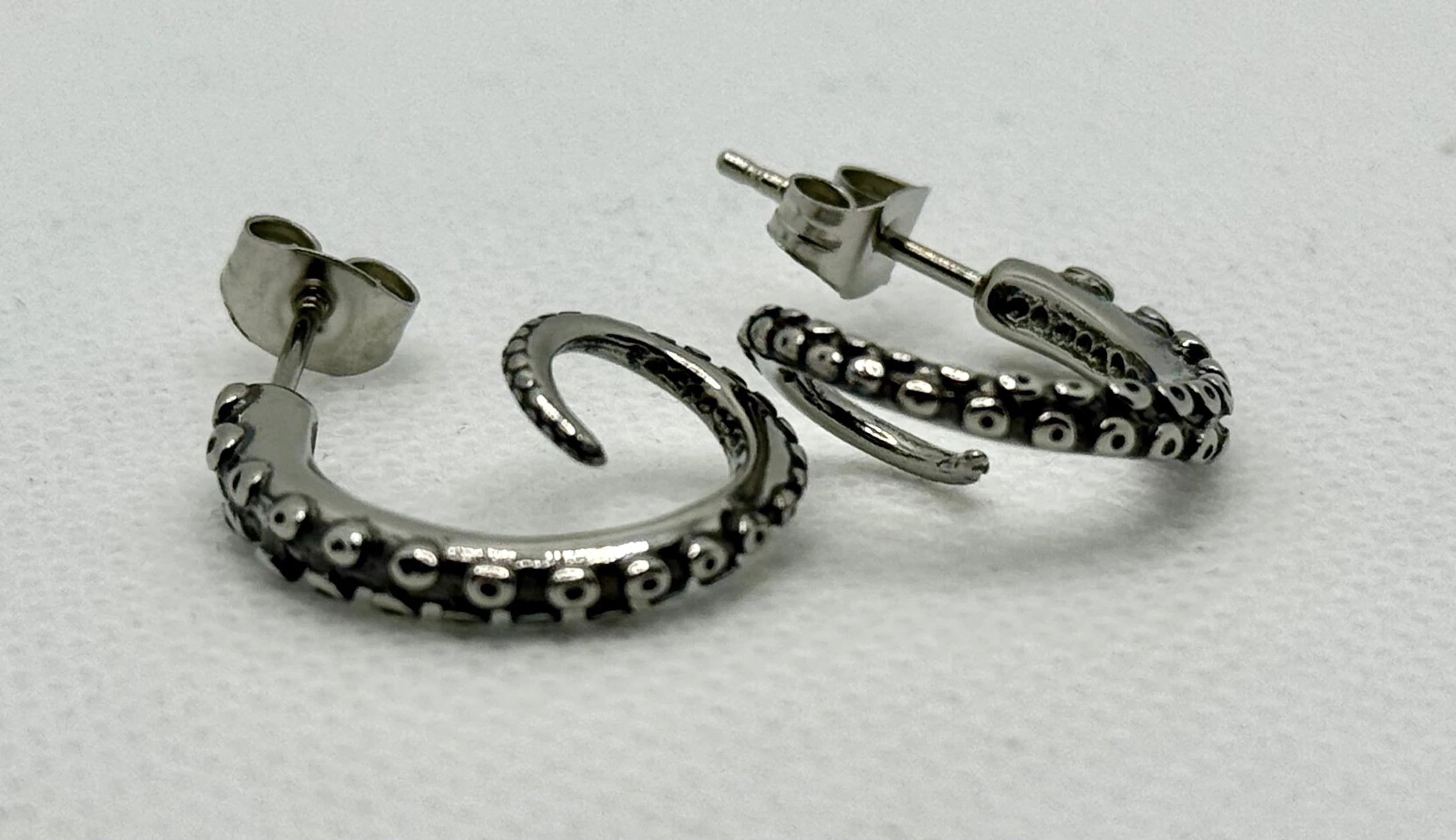 Gothic Octopus Tentacles Earrings – Boho Punk Cuttlefish Design Generic
