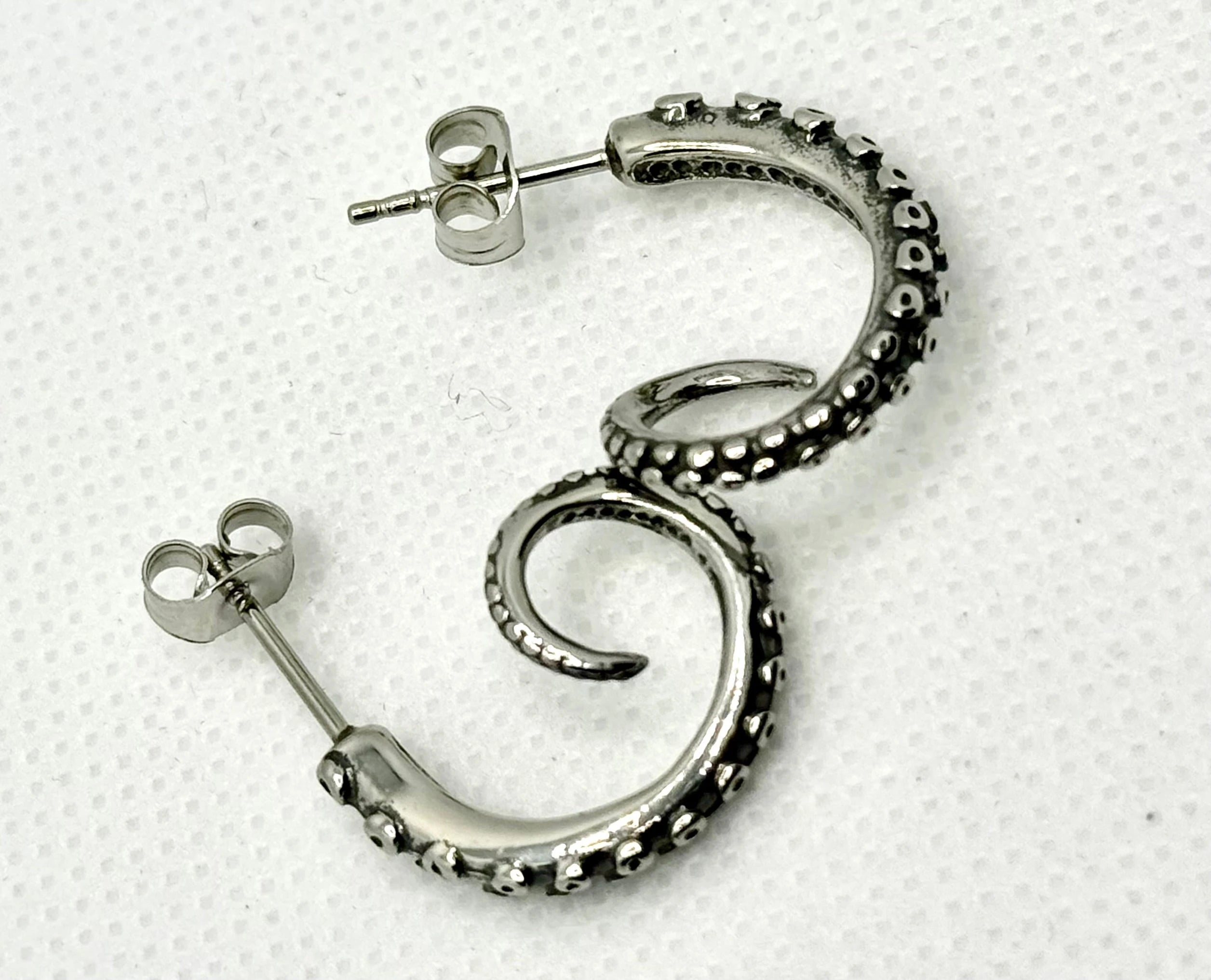 Gothic Octopus Tentacles Earrings – Boho Punk Cuttlefish Design Generic