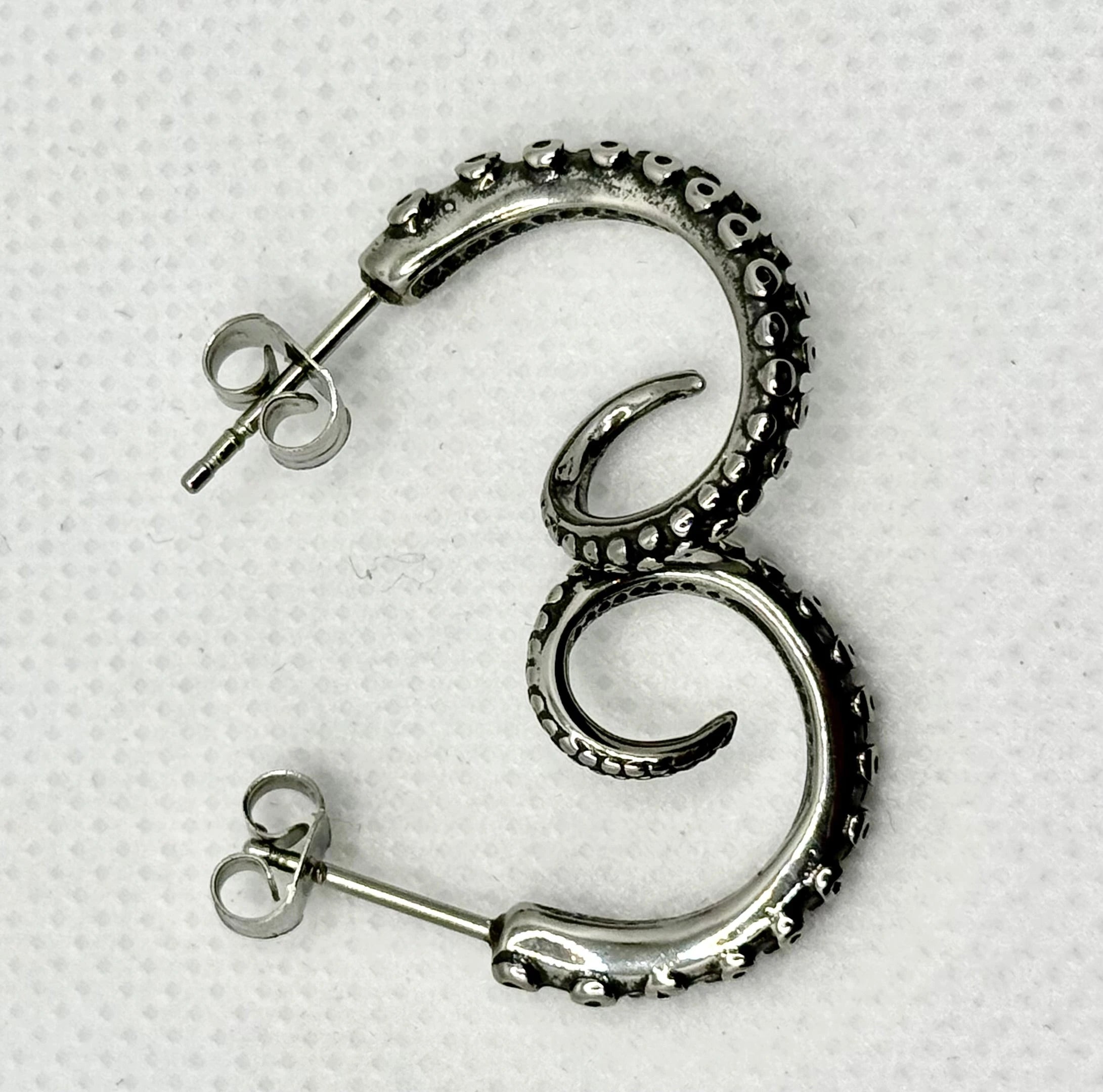 Gothic Octopus Tentacles Earrings – Boho Punk Cuttlefish Design Generic
