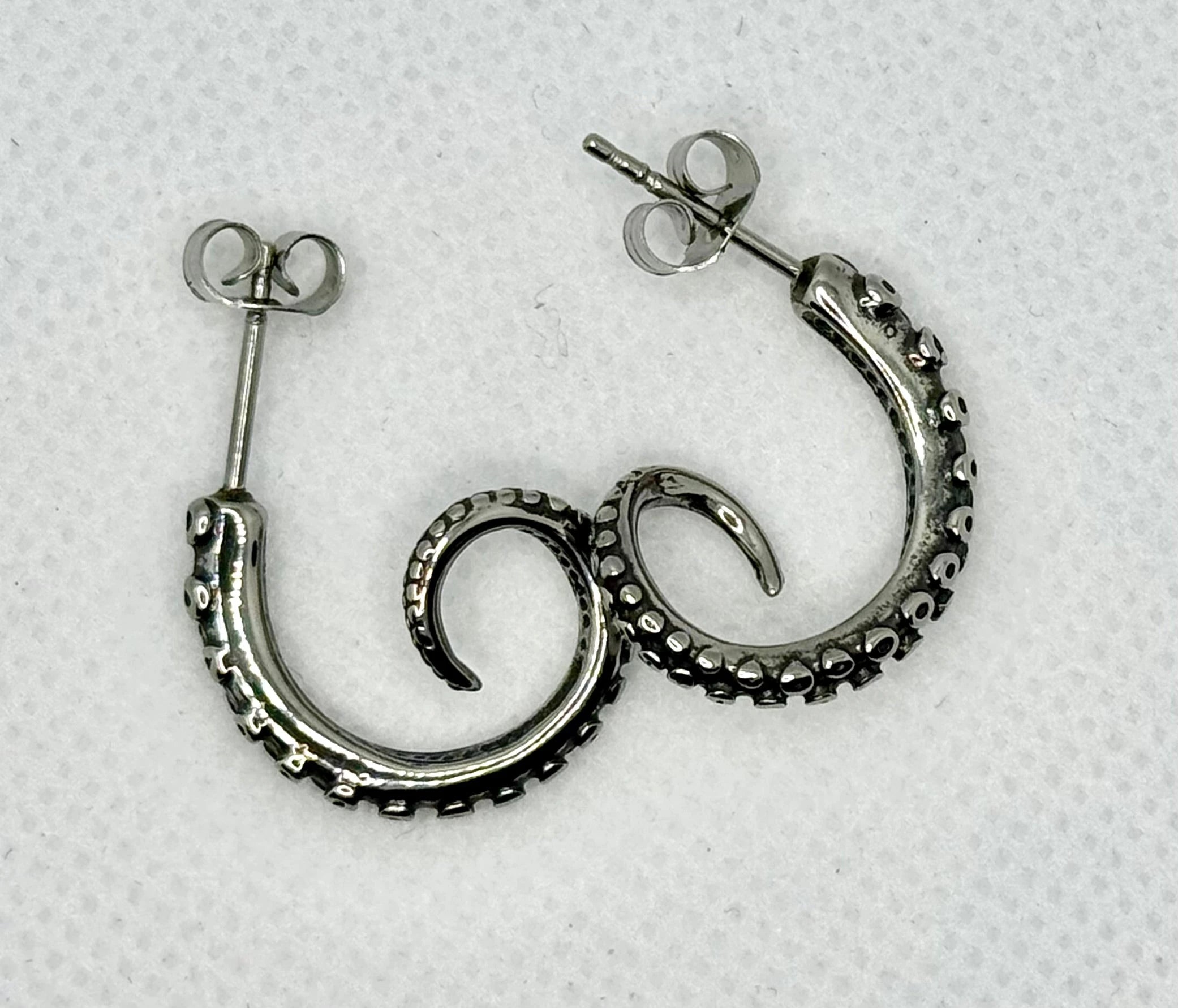 Gothic Octopus Tentacles Earrings – Boho Punk Cuttlefish Design Generic
