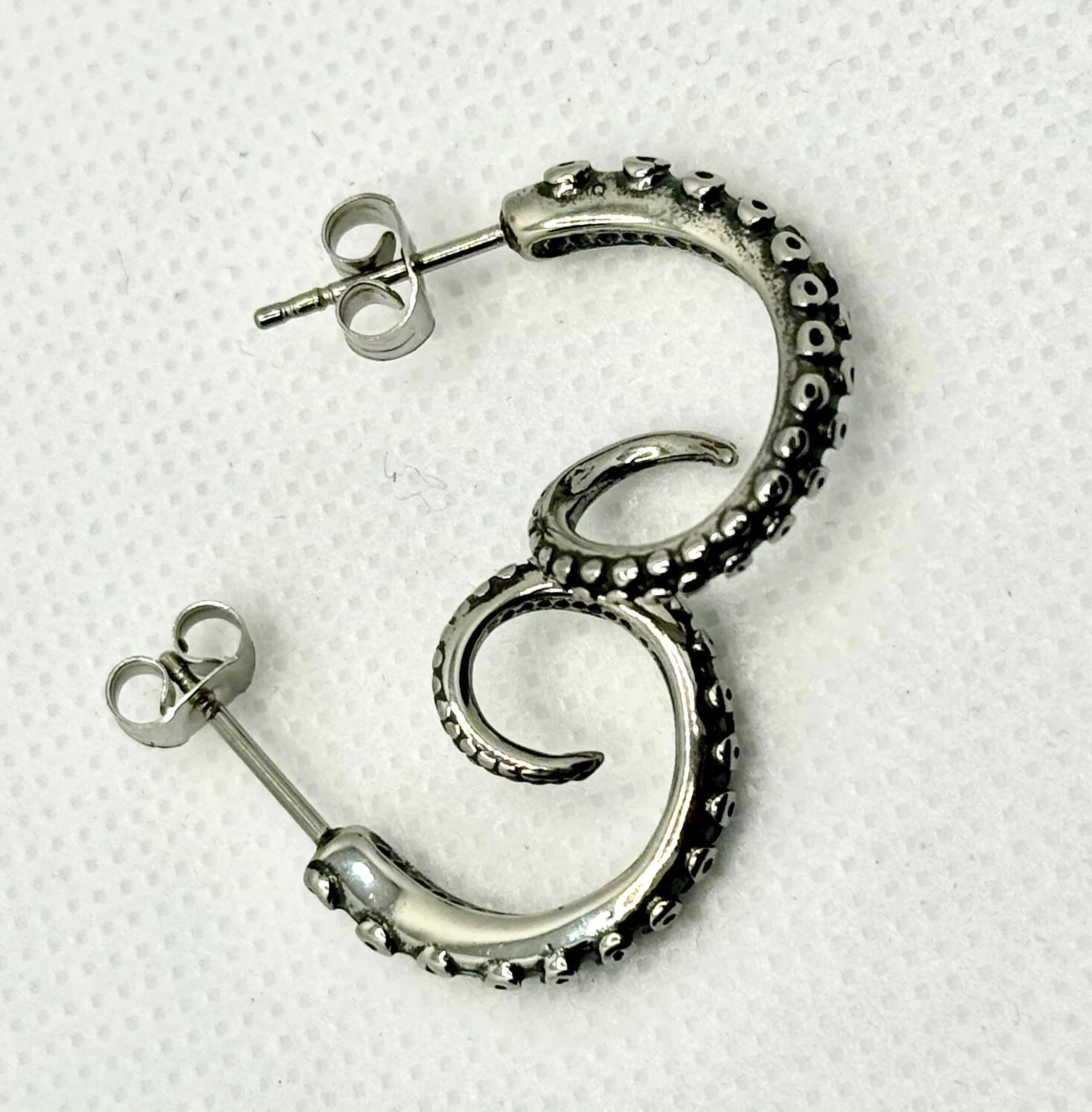 Gothic Octopus Tentacles Earrings – Boho Punk Cuttlefish Design Generic