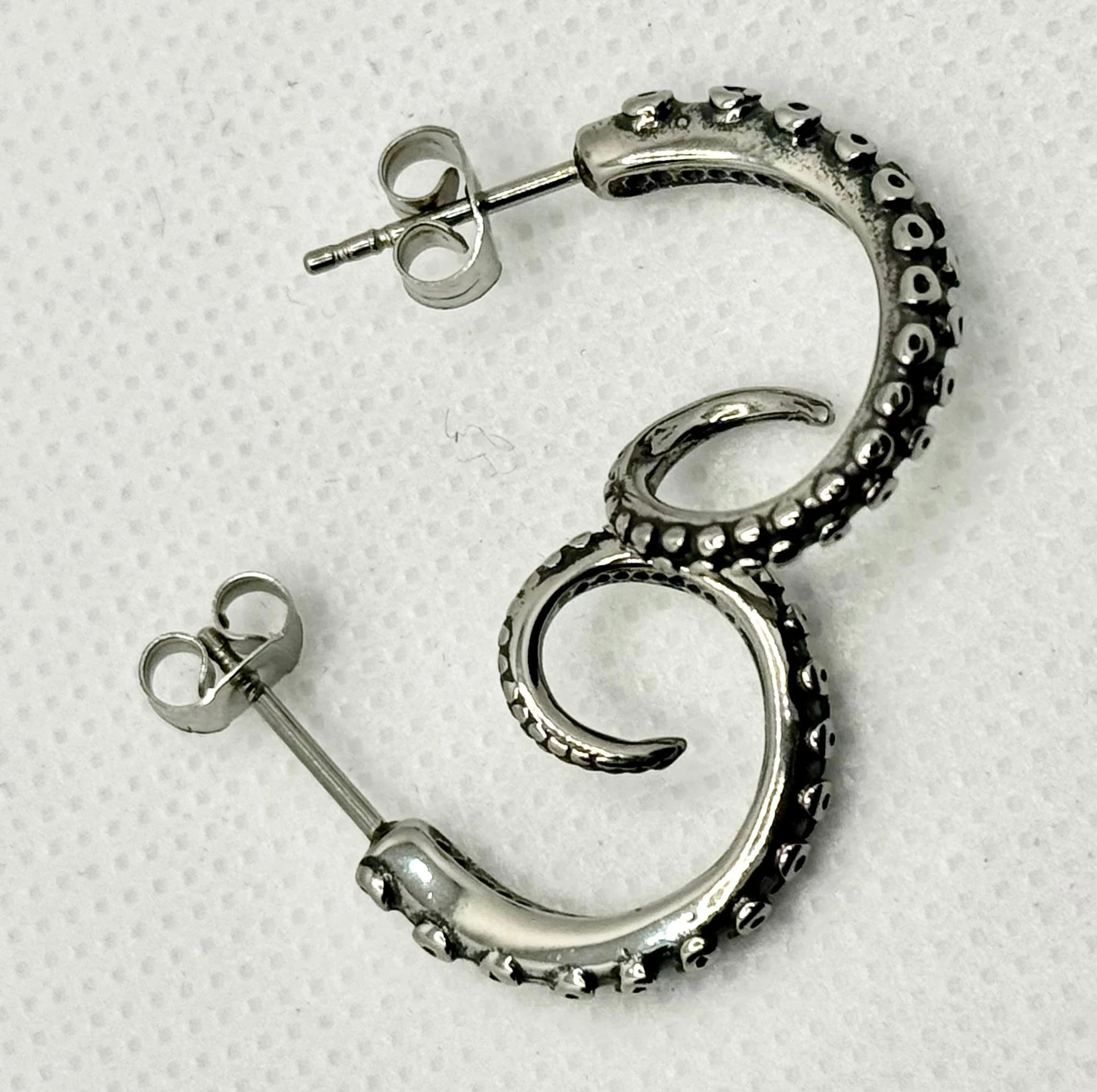 Gothic Octopus Tentacles Earrings – Boho Punk Cuttlefish Design Generic