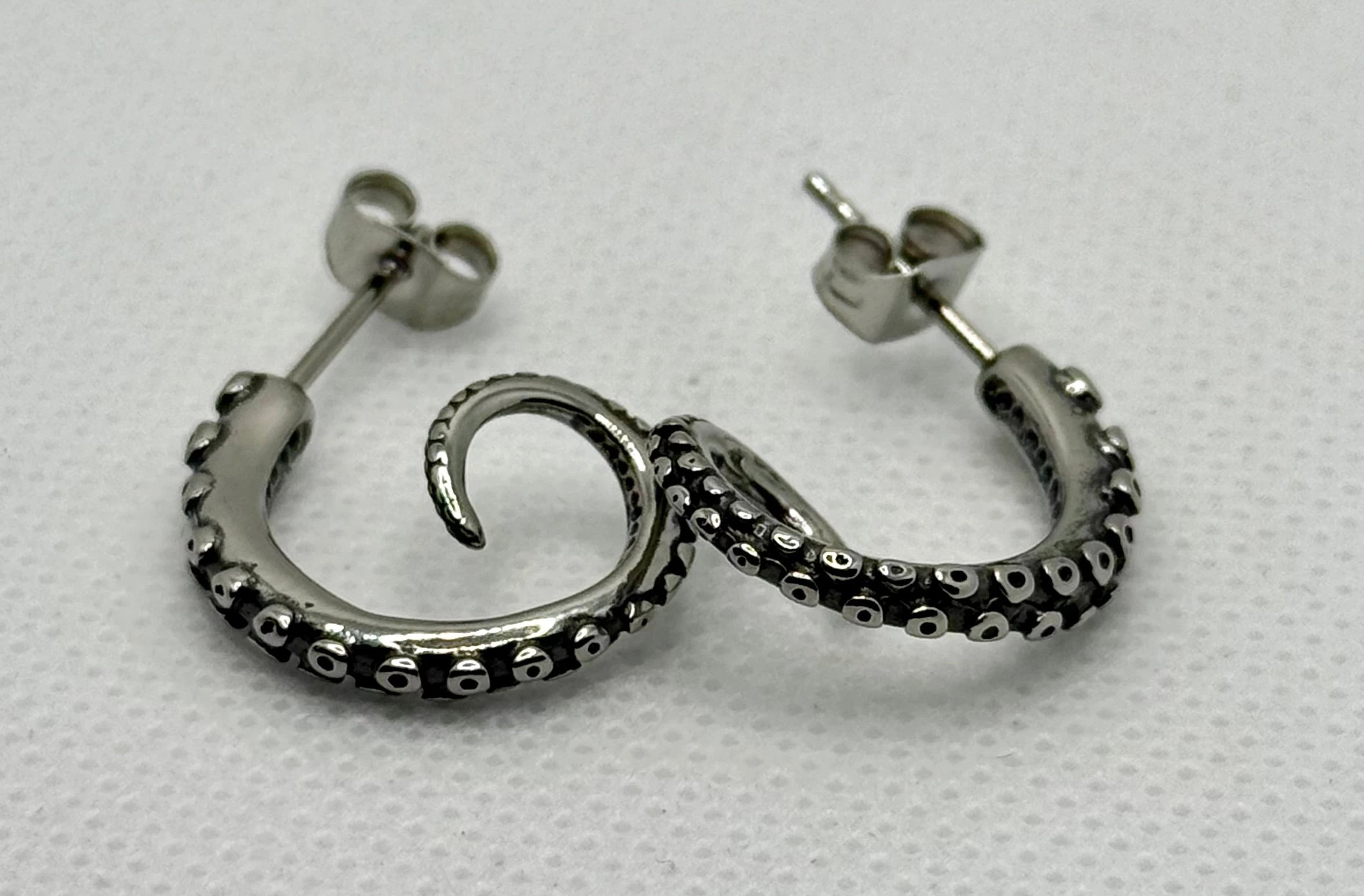 Gothic Octopus Tentacles Earrings – Boho Punk Cuttlefish Design Generic